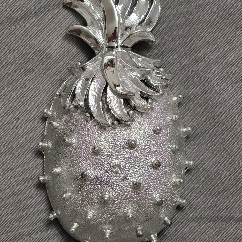 Elegant Silver Pineapple Pendant